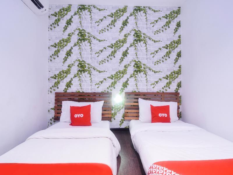 Oyo 1119 Memoire Express Hotel Кучінг Екстер'єр фото