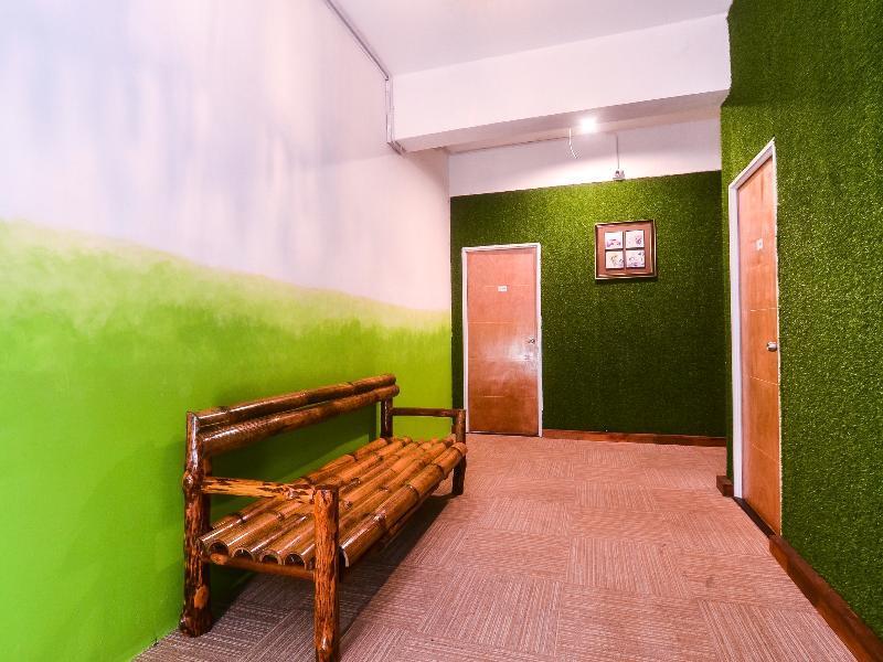 Oyo 1119 Memoire Express Hotel Кучінг Екстер'єр фото